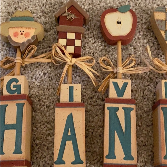Give Thanks Farmhouse Decor - Picture 3 of 6